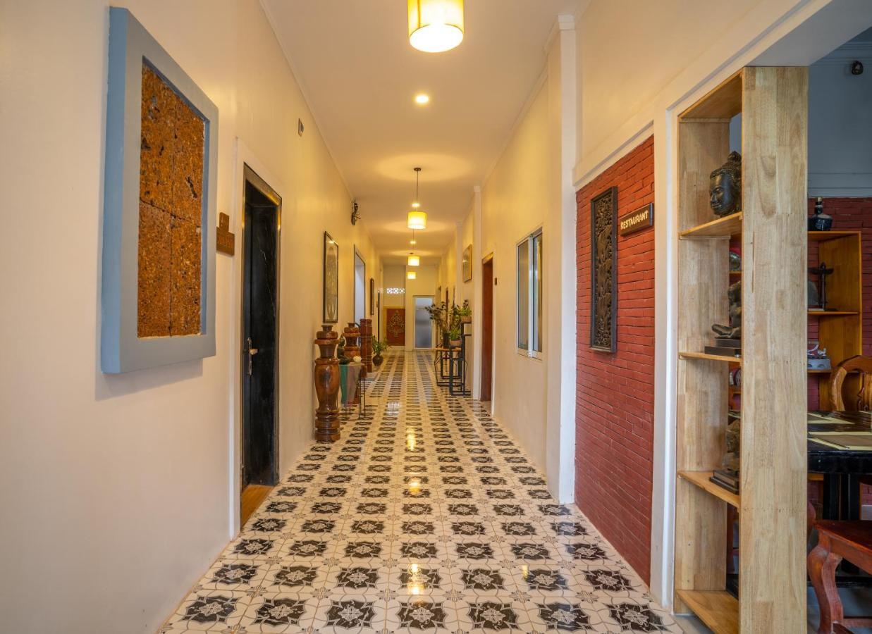 ホテル Angkor Rithy Boutique シェムリアップ エクステリア 写真